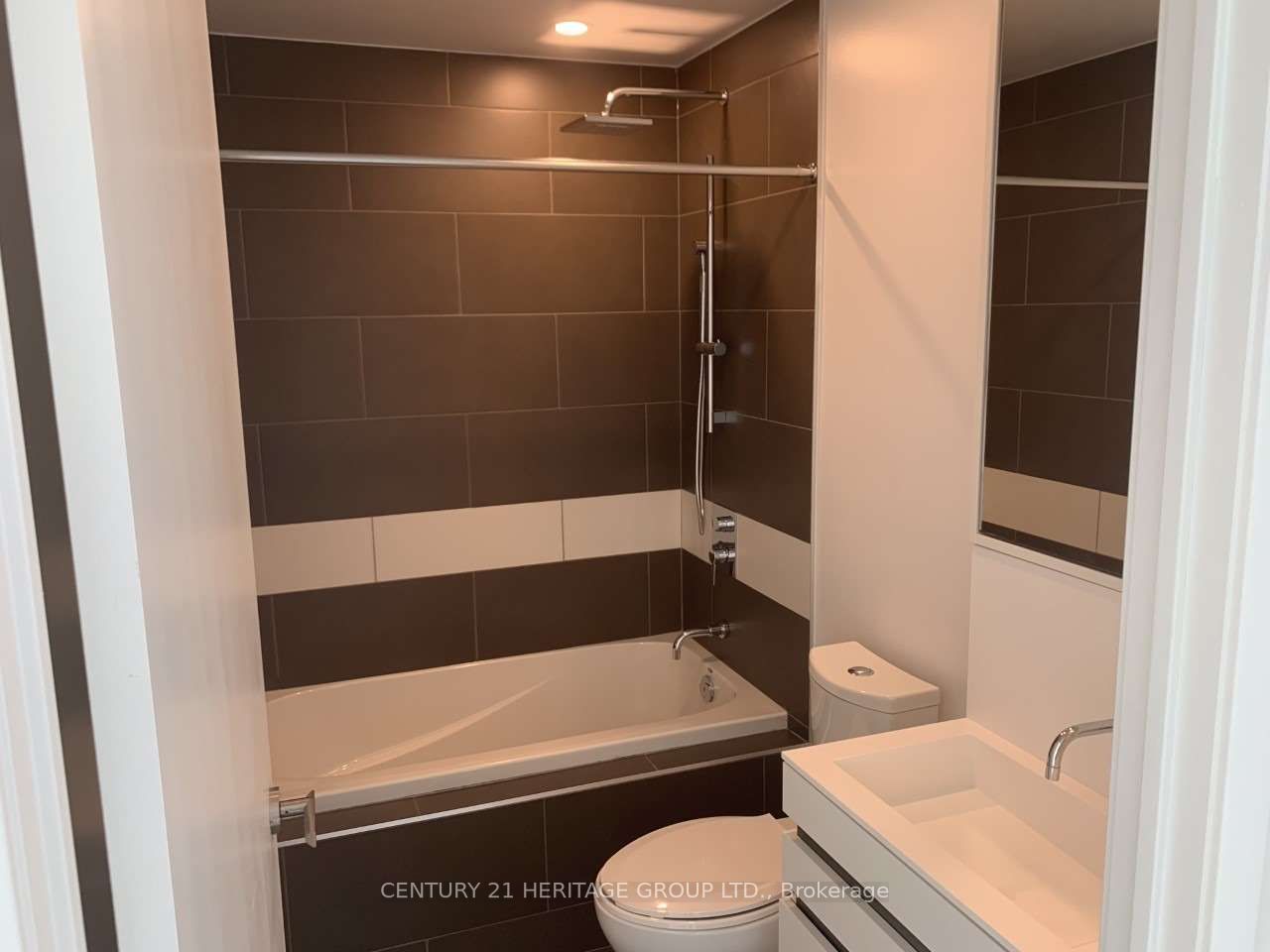 197 Yonge St, #5601