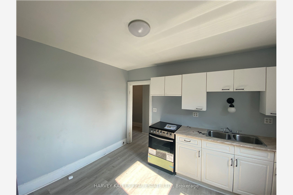 262 Christie St, Toronto