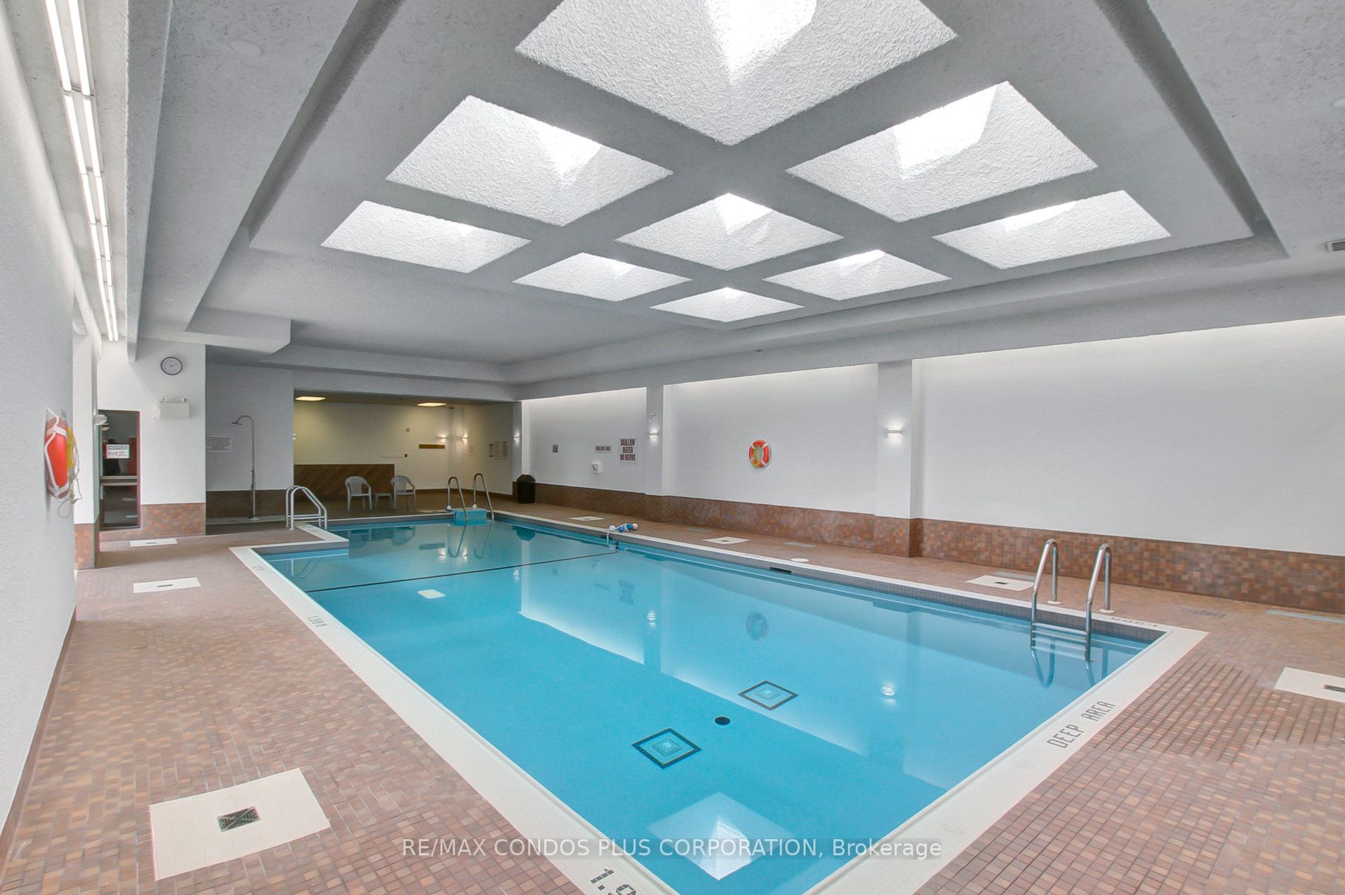 62 Wellesley St W, #502