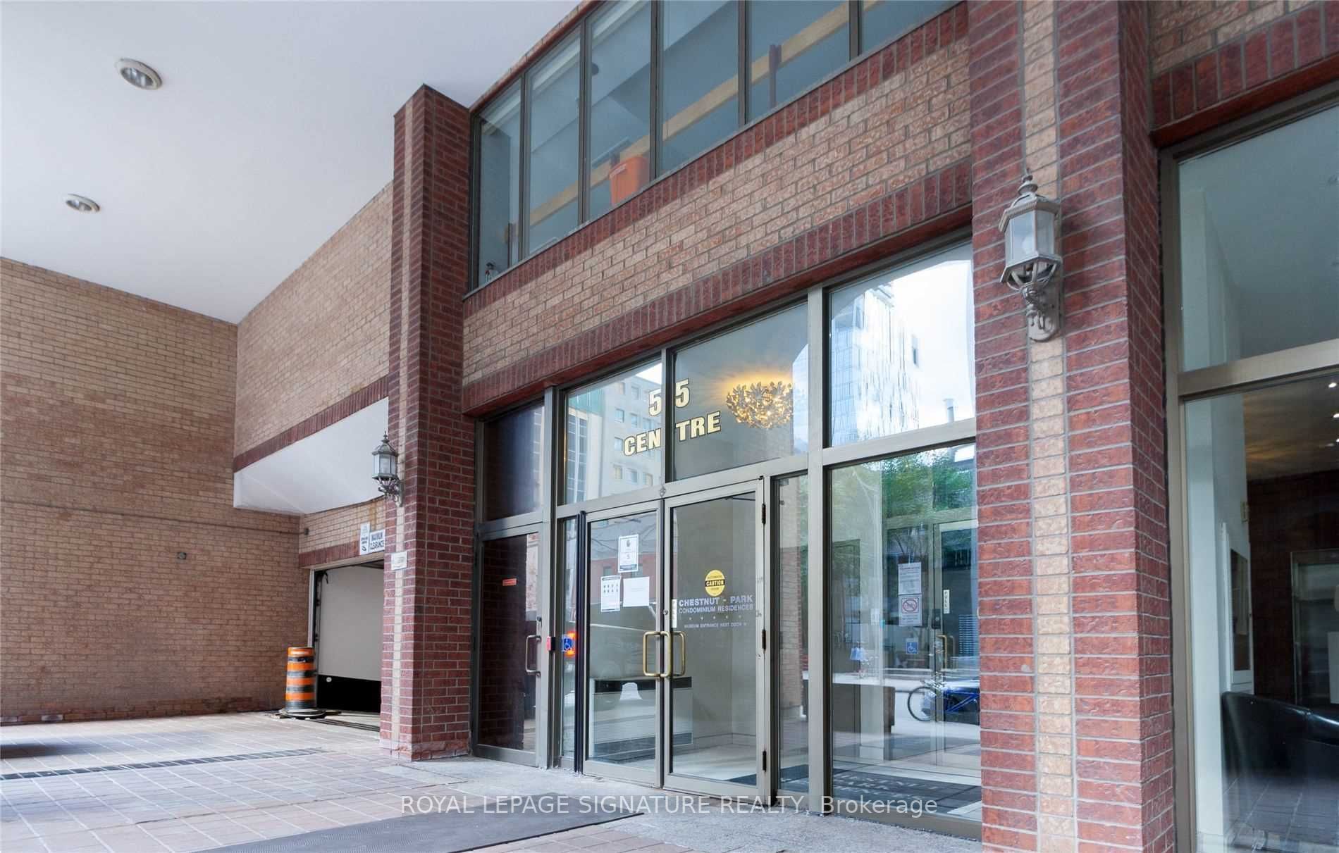 55 Centre Ave, #2002