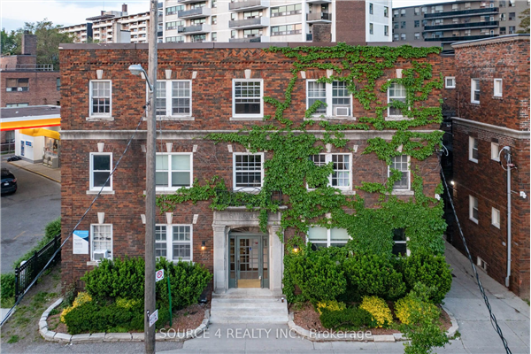 3 Claxton Blvd, Toronto