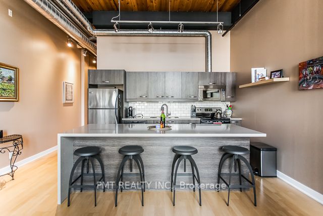 43 Hanna Ave, #334
