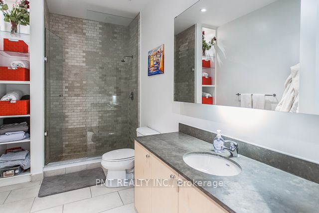 43 Hanna Ave, #334