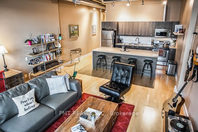 43 Hanna Ave, #334
