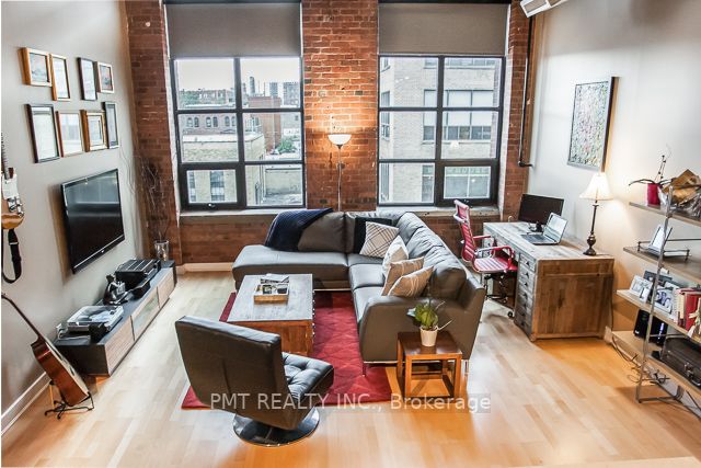43 Hanna Ave, #334