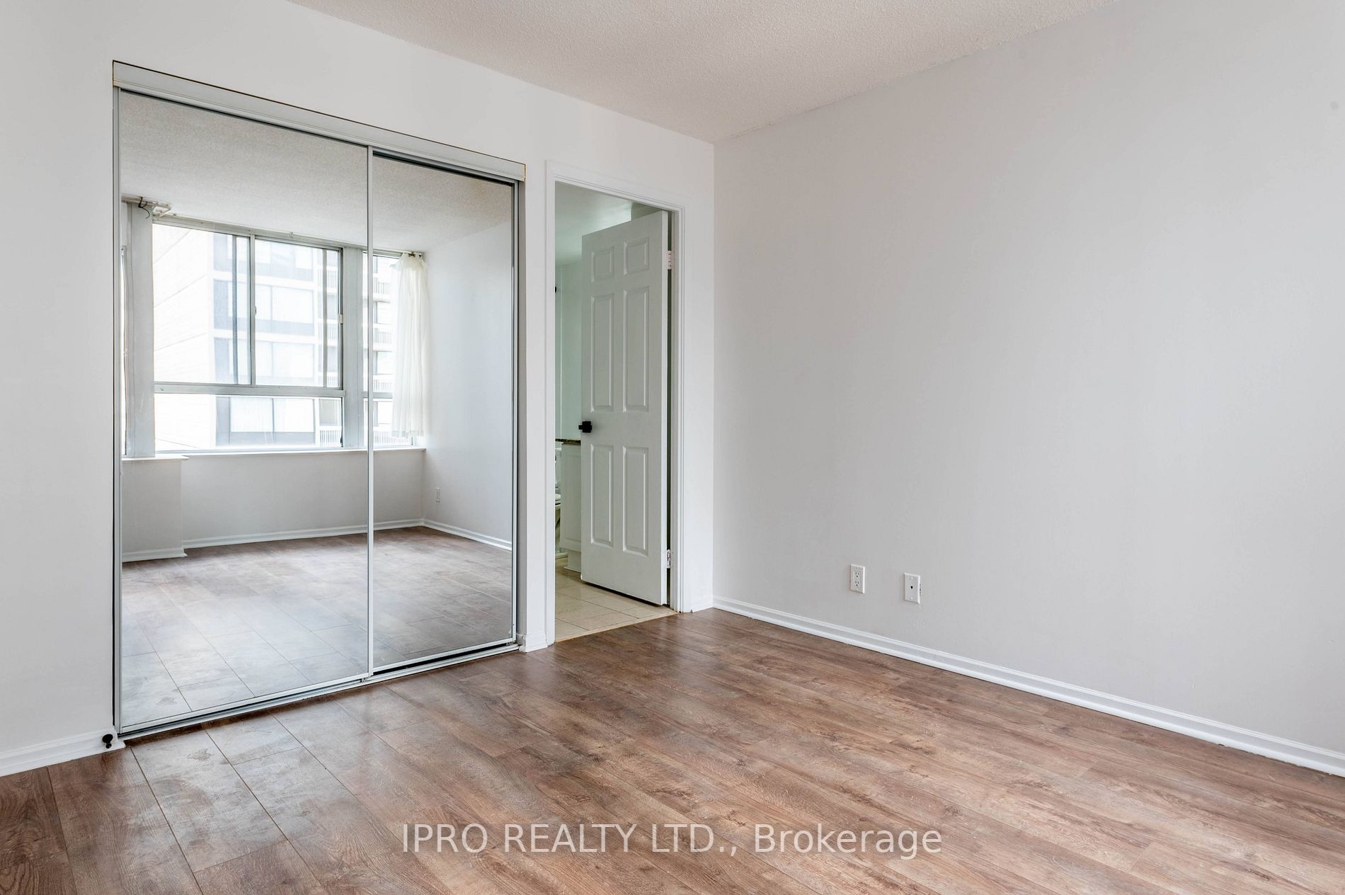 44 Gerrard St W, #1808