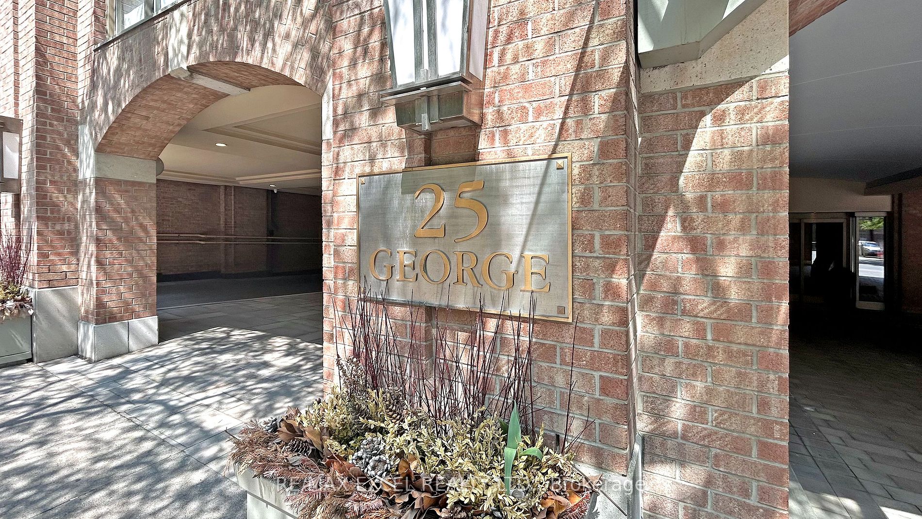 25 George St, #Ph4