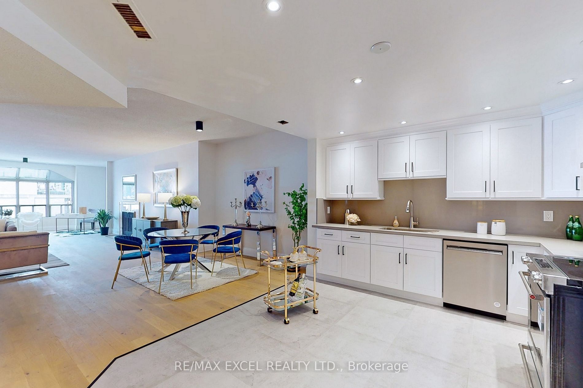 25 George St, #Ph4