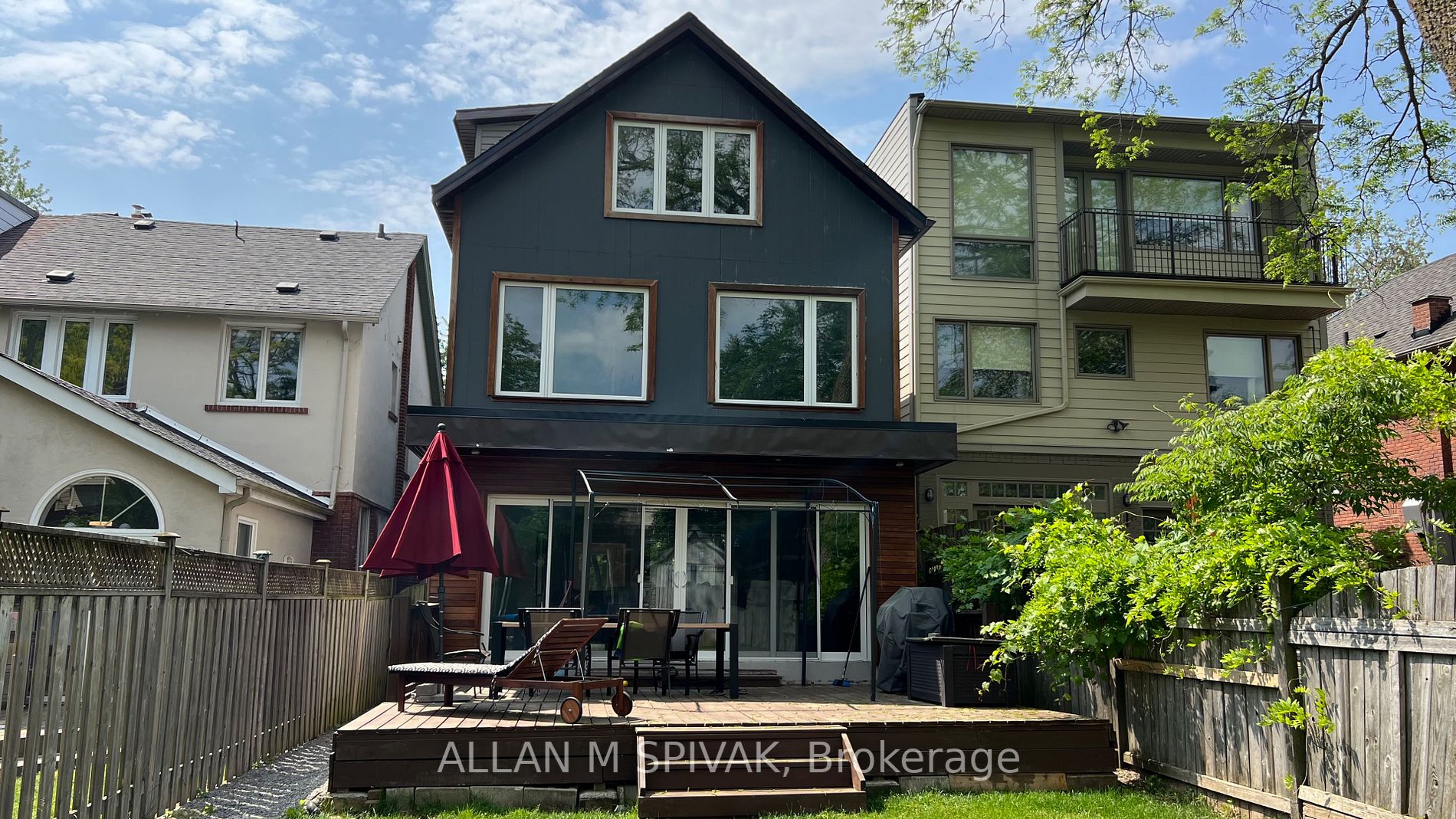 272 sheldrake Boulevard