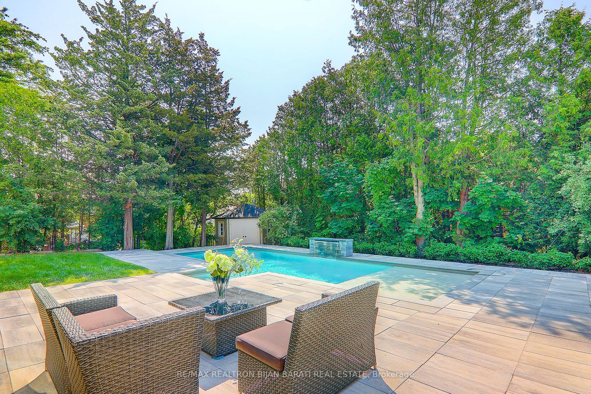 53 Hawksbury Dr