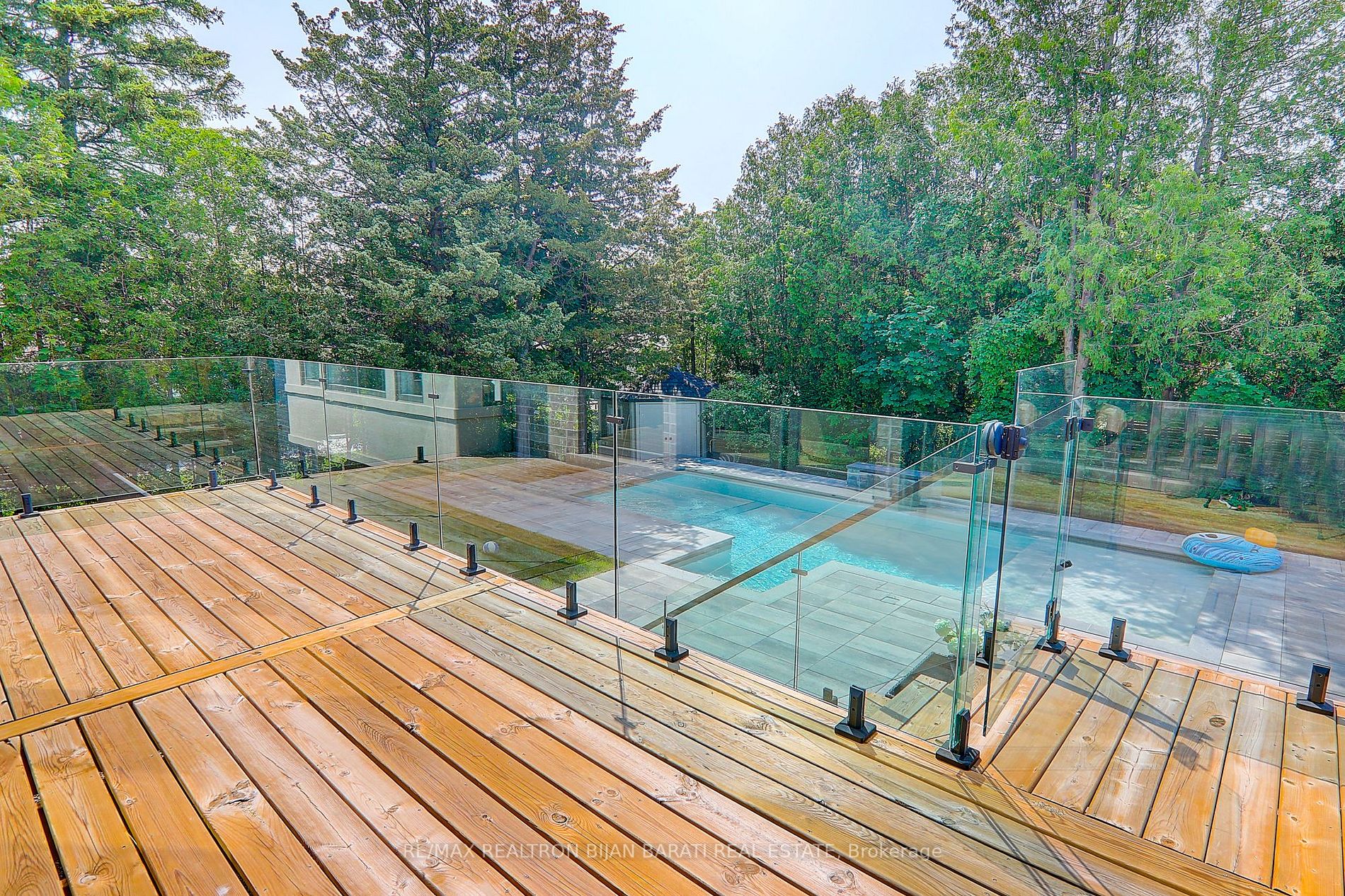 53 Hawksbury Dr
