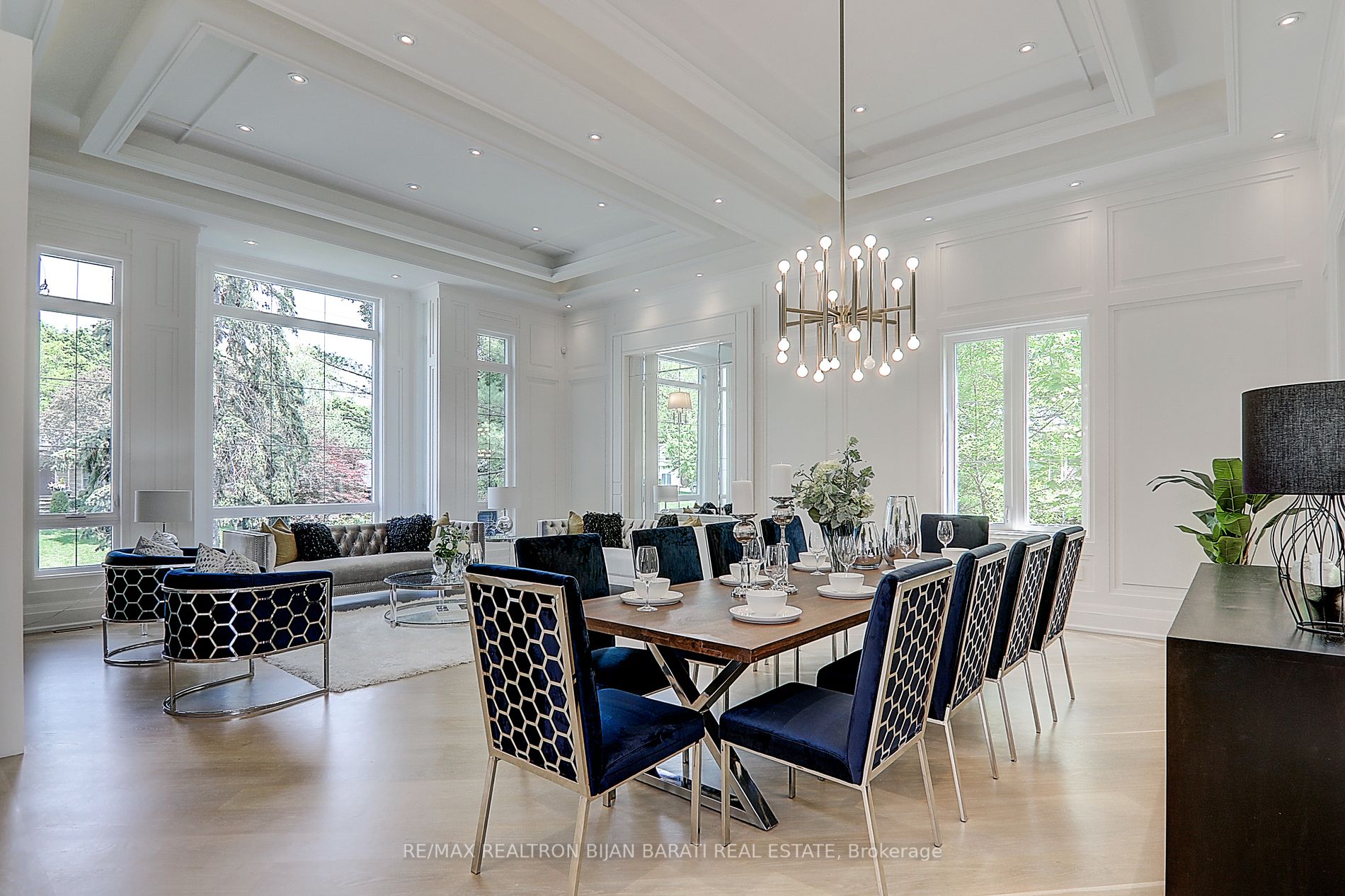 53 Hawksbury Dr