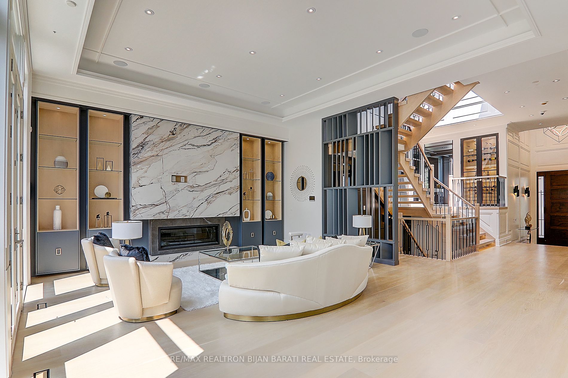 53 Hawksbury Dr