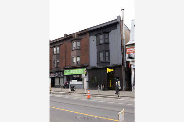 995 Bloor St W, Toronto