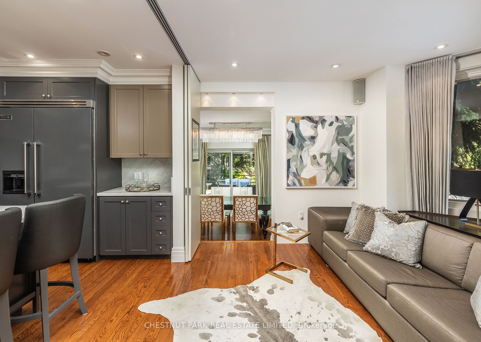 336 Douglas Dr