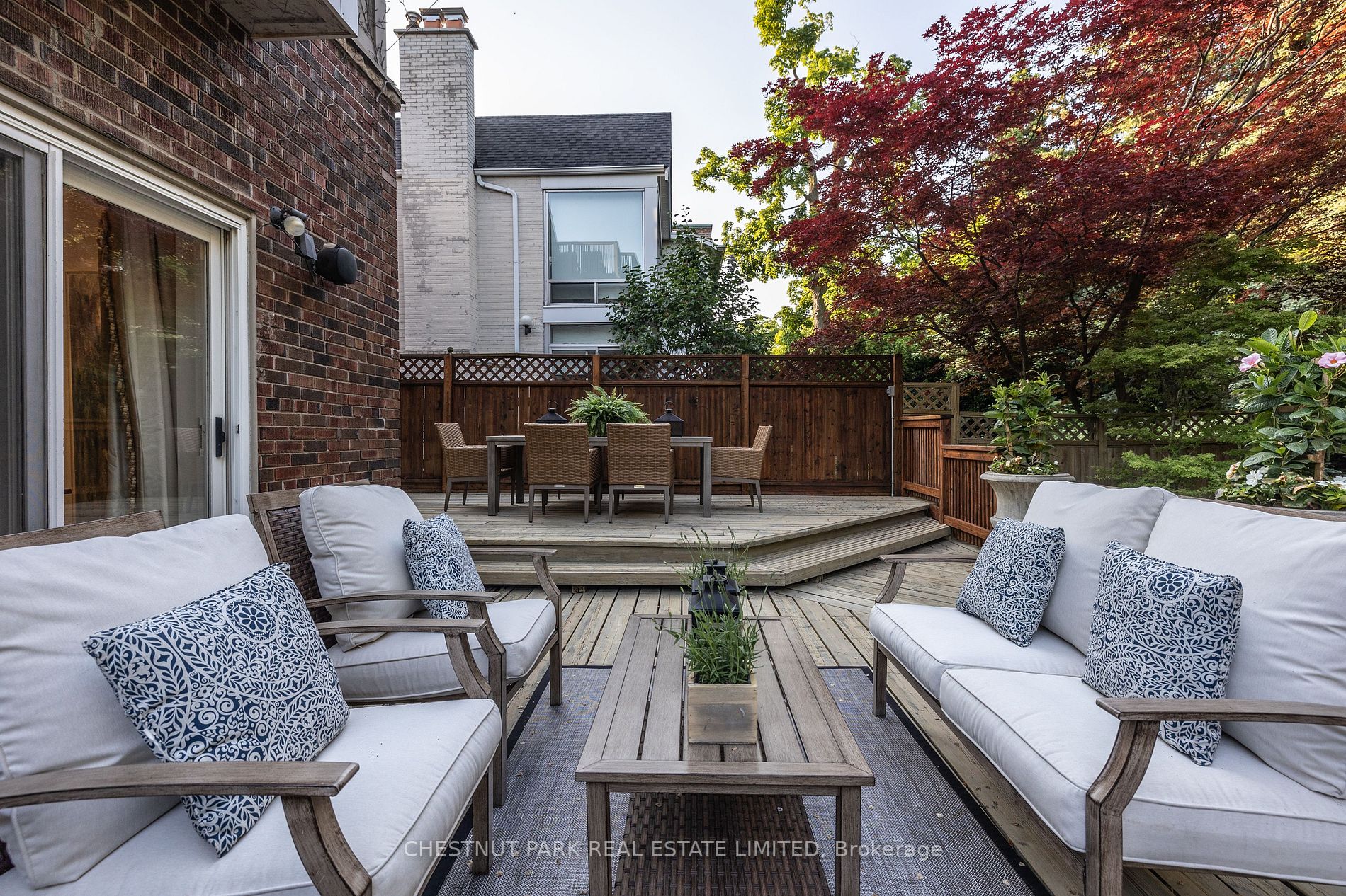 336 Douglas Dr