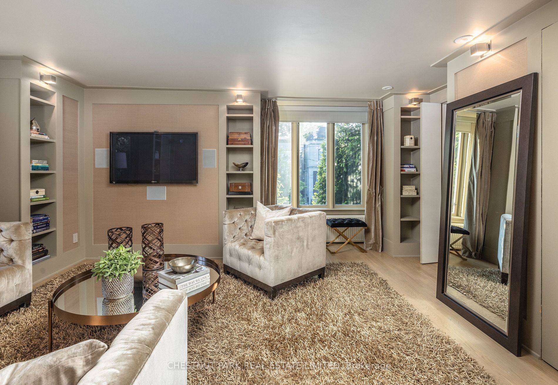 336 Douglas Dr