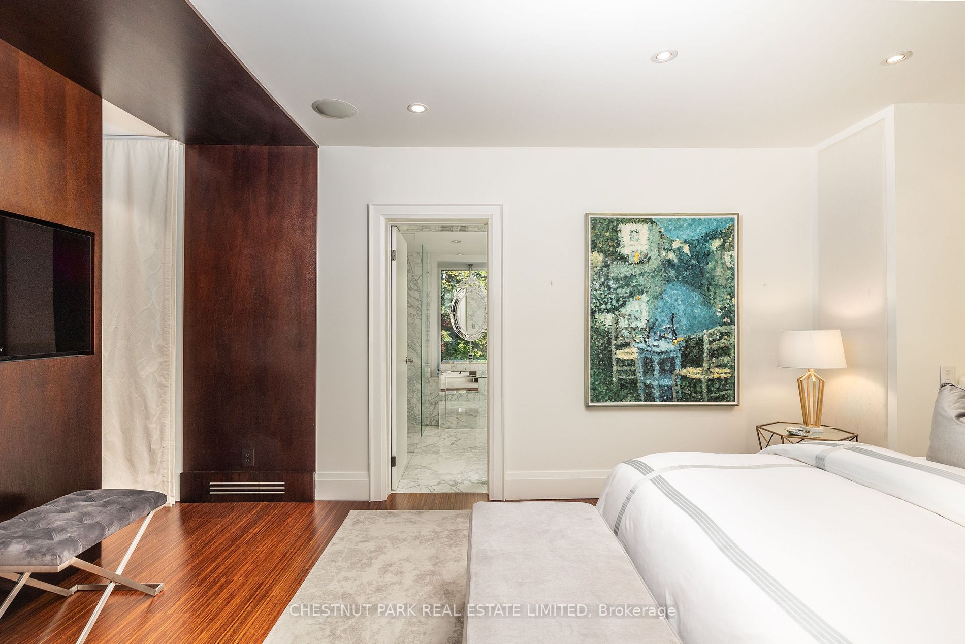 336 Douglas Dr