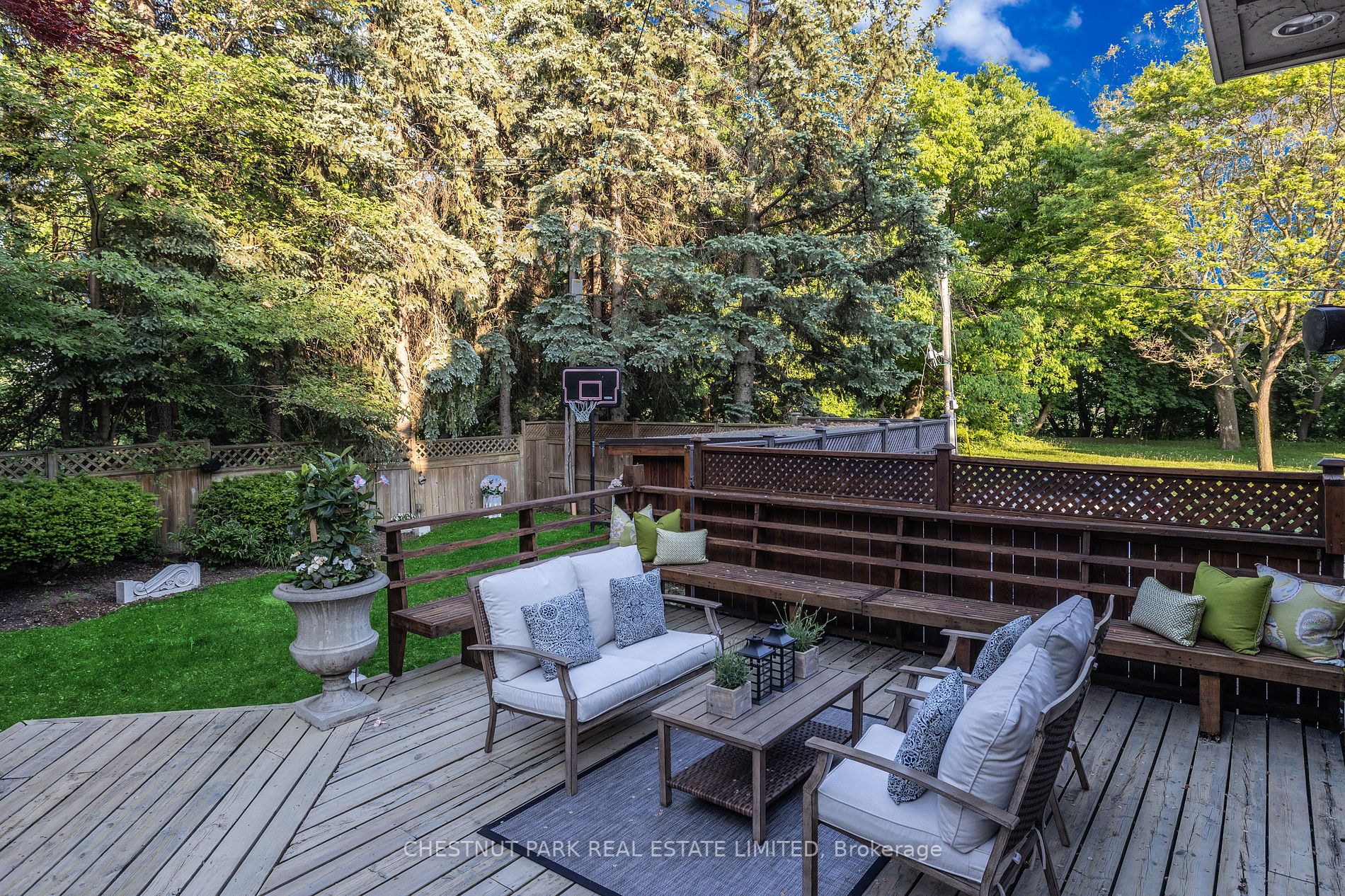 336 Douglas Dr