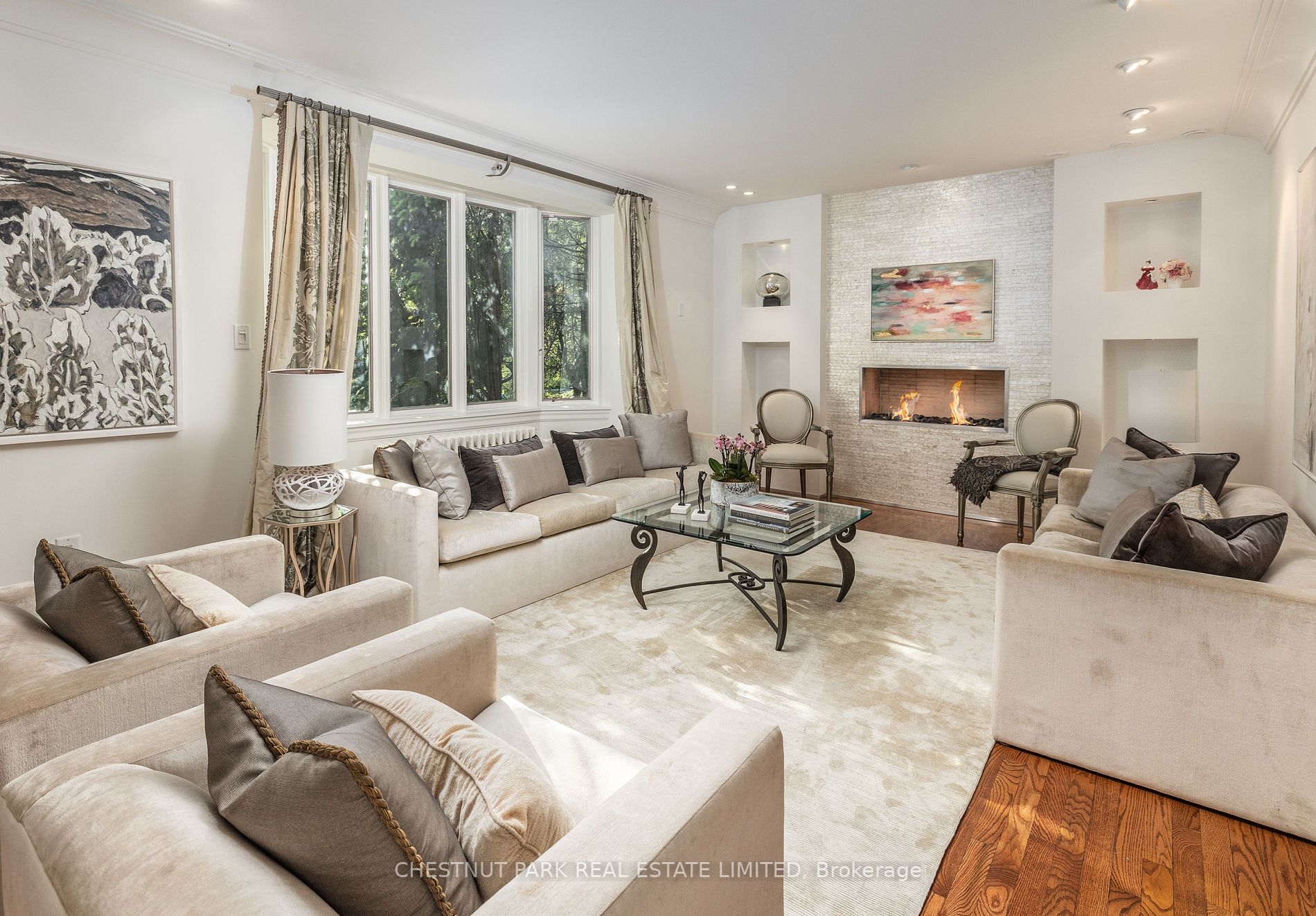 336 Douglas Dr