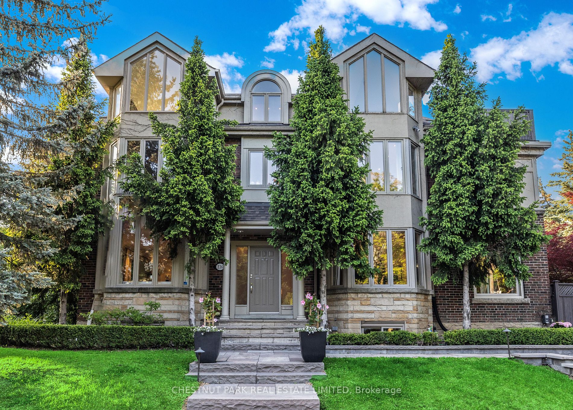 336 Douglas Dr