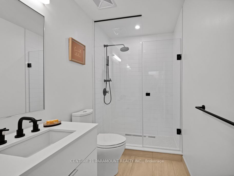 22 Lombard St, #502