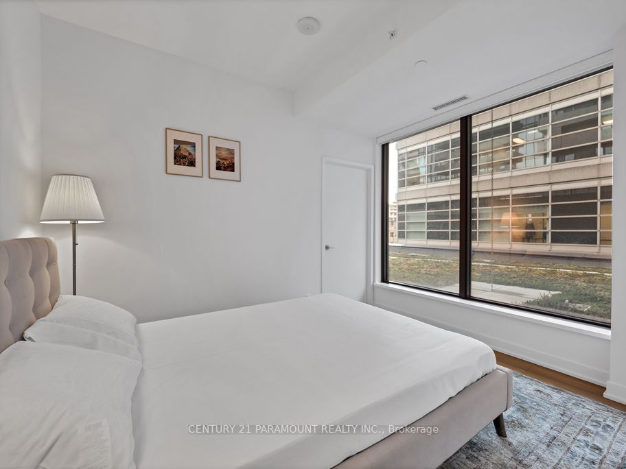 22 Lombard St, #502