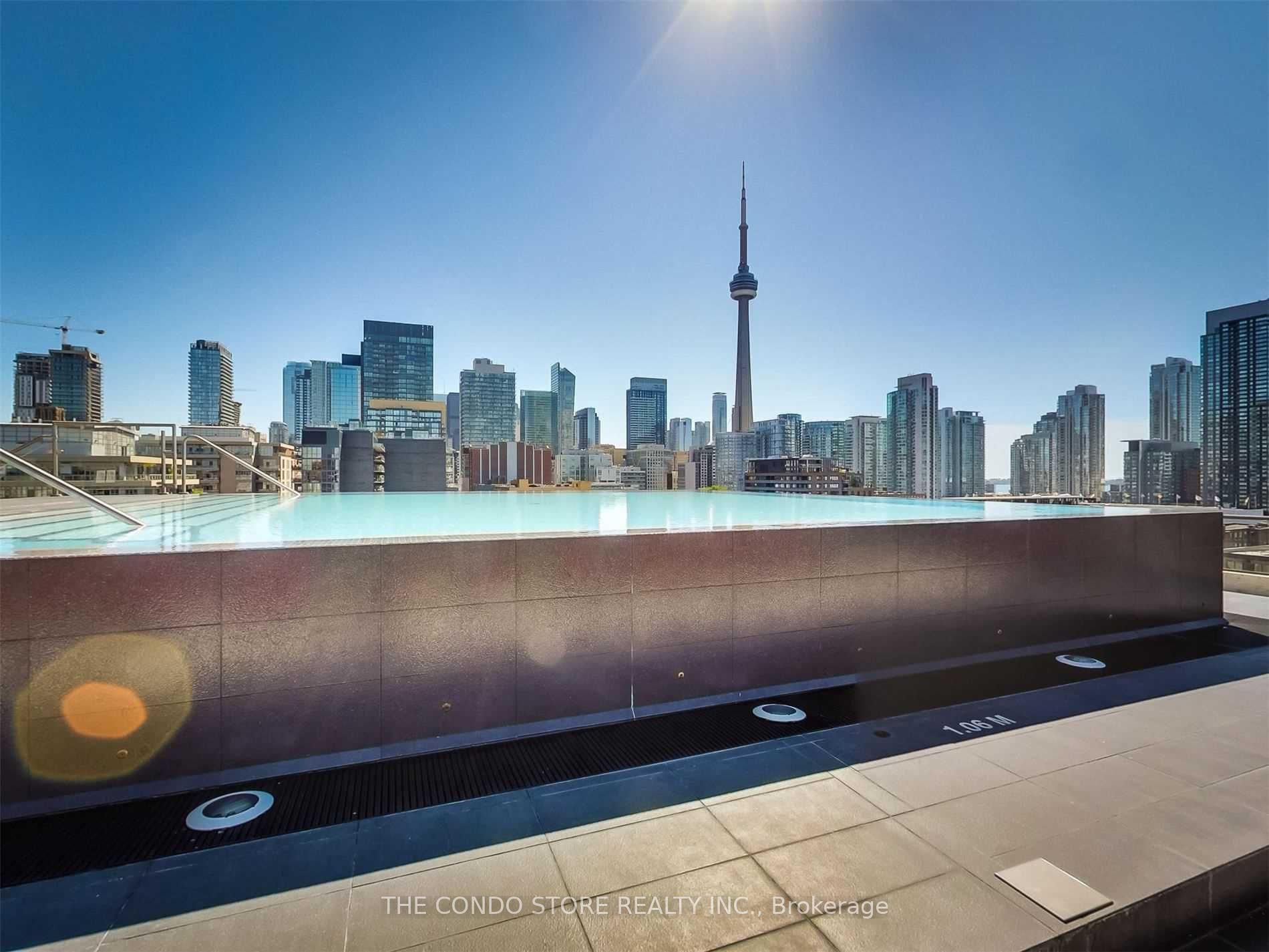 560 King St W, #527