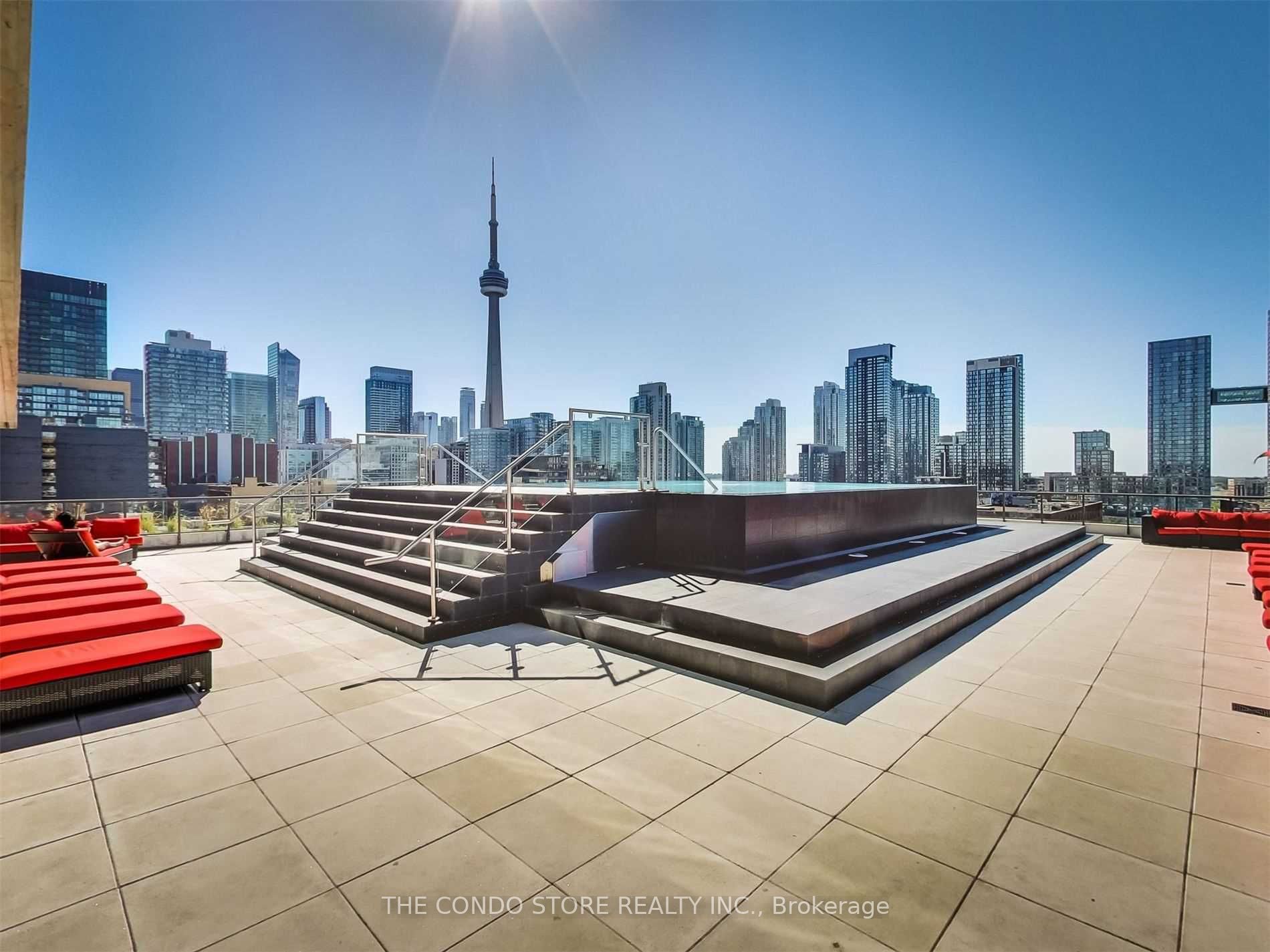 560 King St W, #527