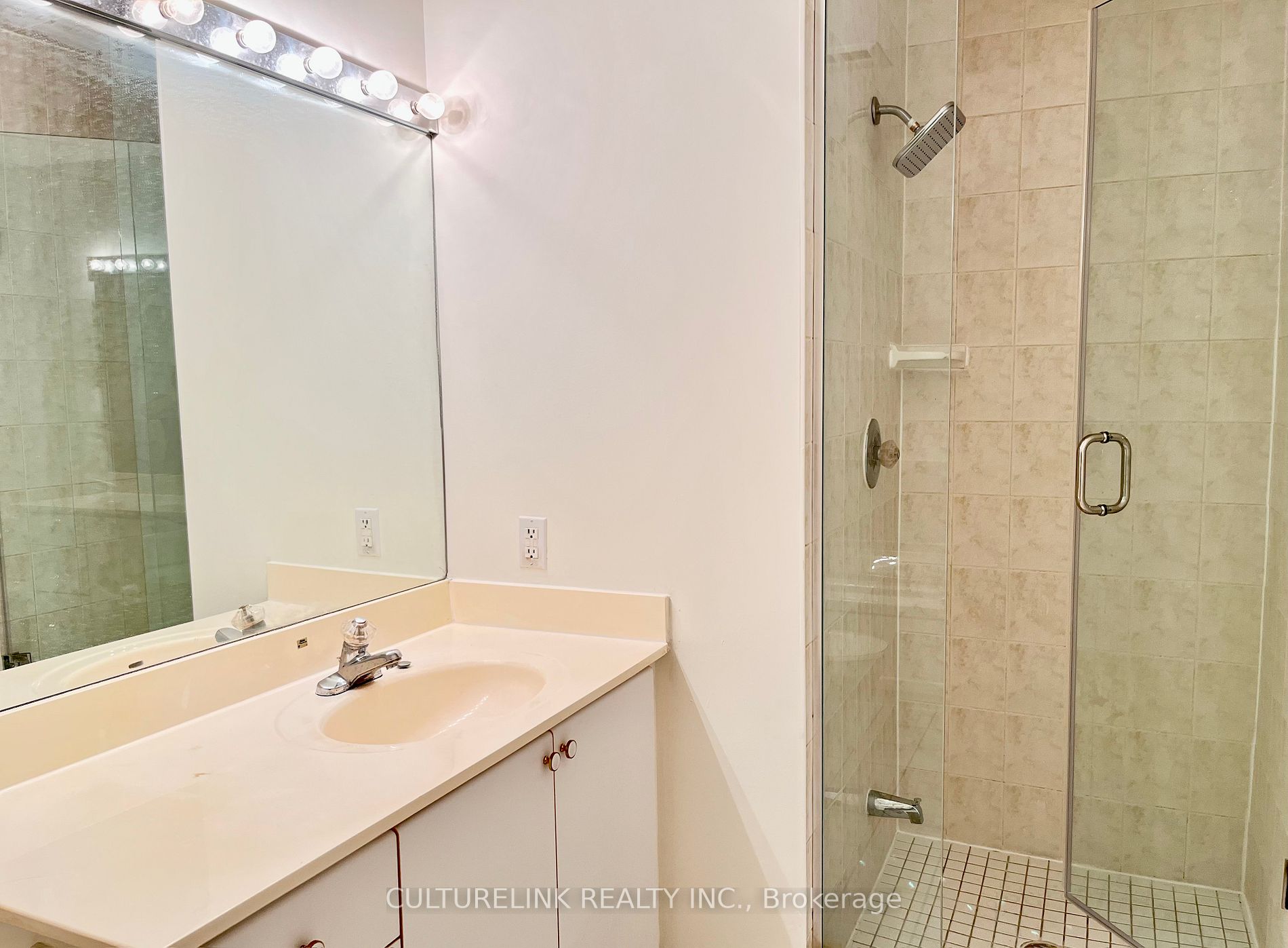 28 Sommerset Way, #1502