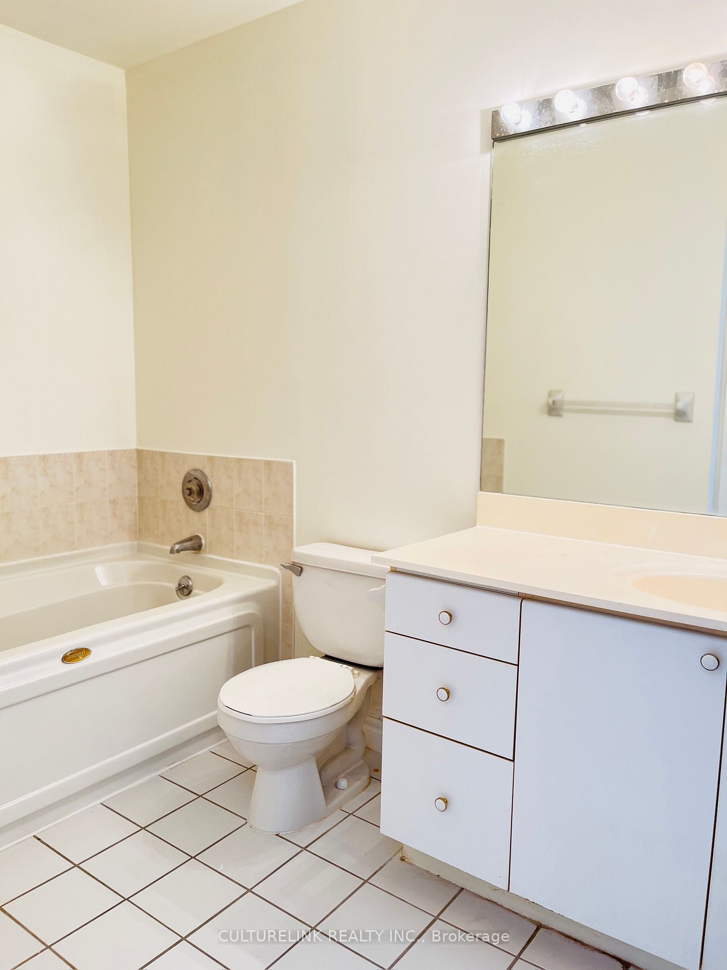 28 Sommerset Way, #1502