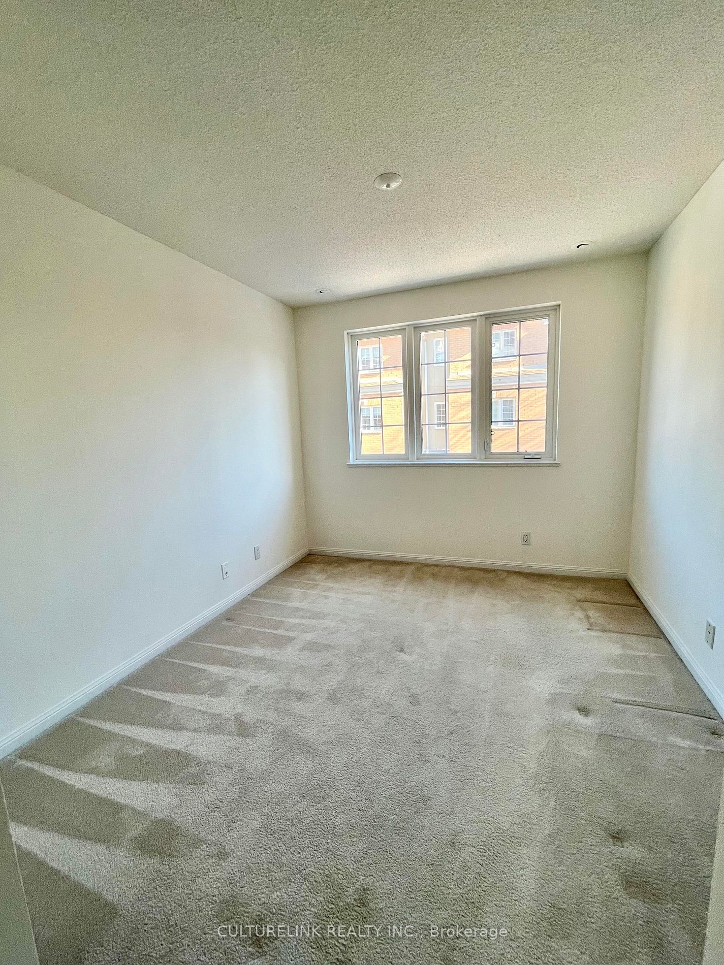 28 Sommerset Way, #1502