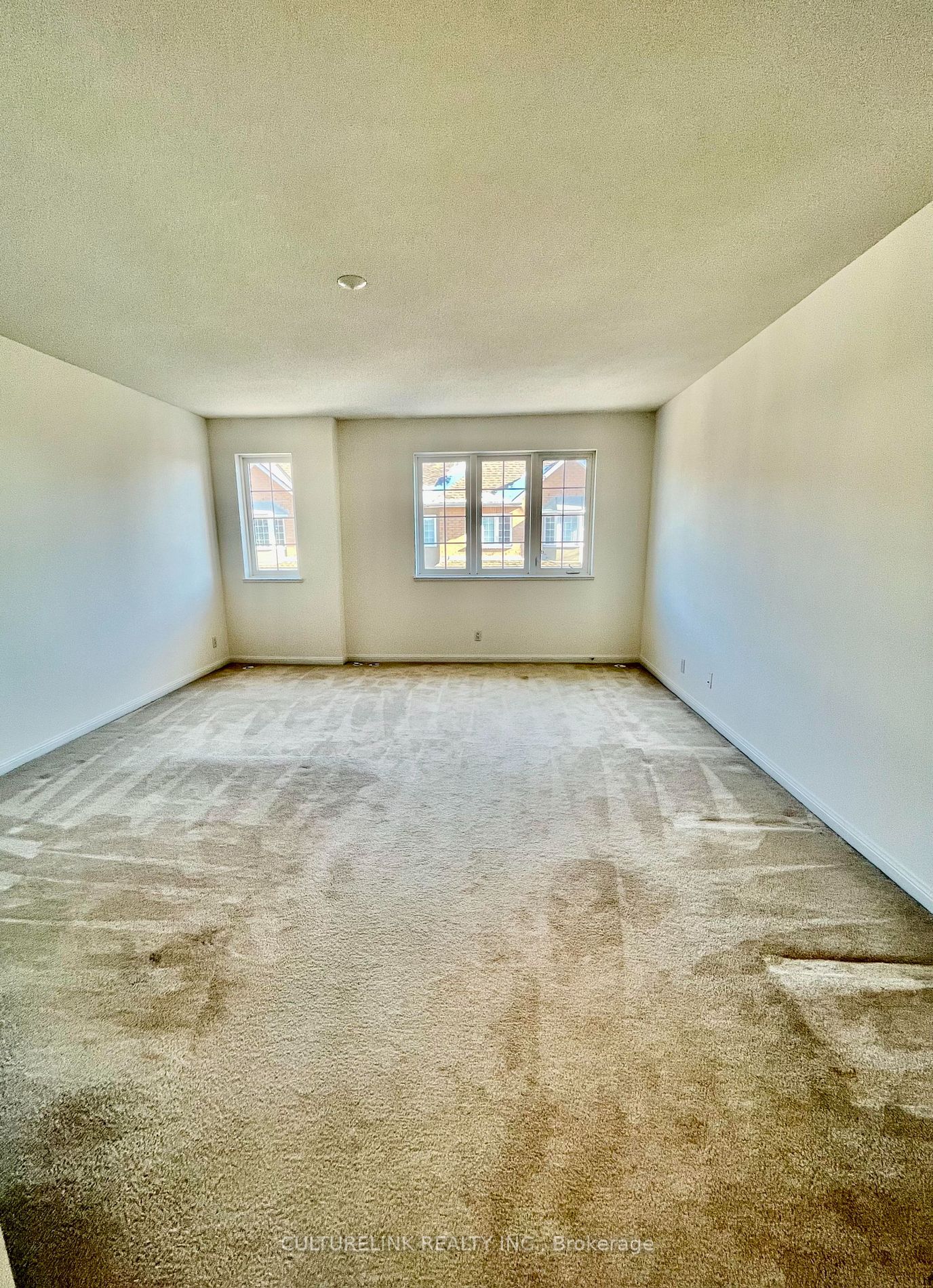 28 Sommerset Way, #1502