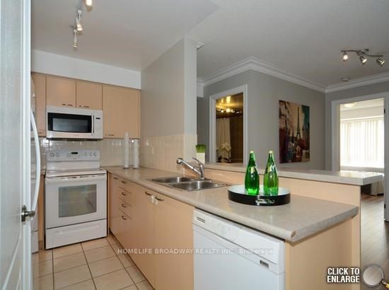 2 Clairtrell Rd, #606