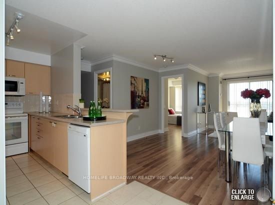 2 Clairtrell Rd, #606