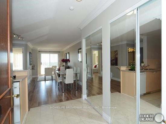 2 Clairtrell Rd, #606