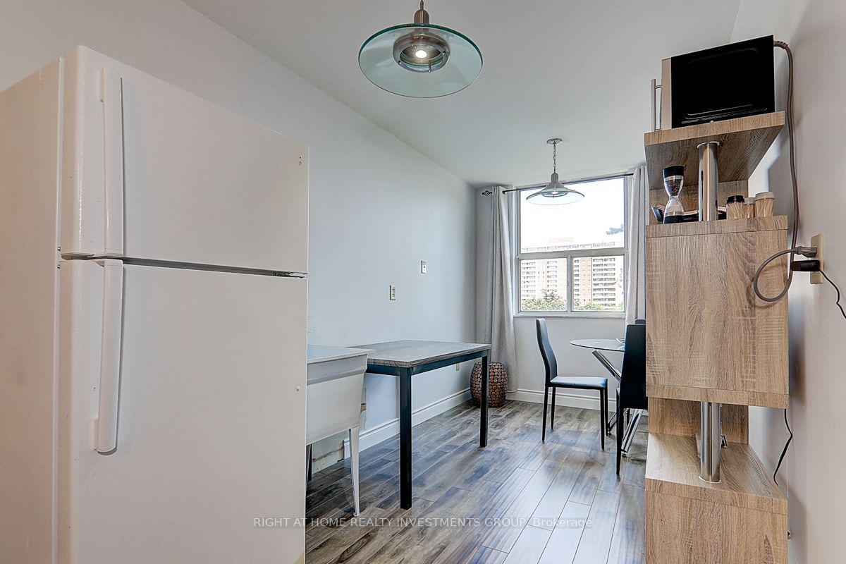 205 Hilda Ave, #608