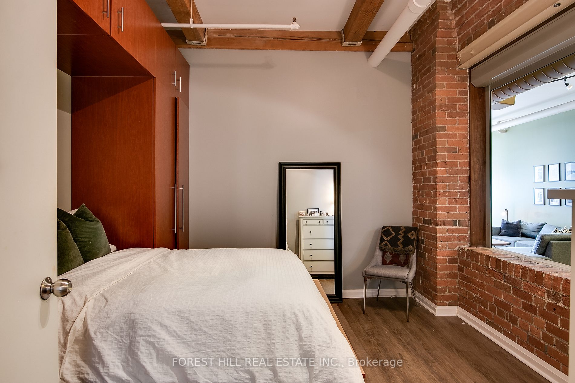 90 Sherbourne St, #107