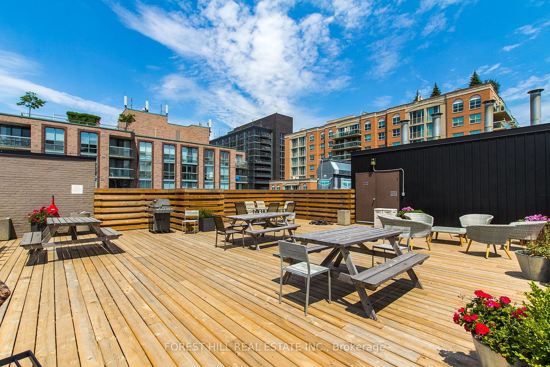 90 Sherbourne St, #107