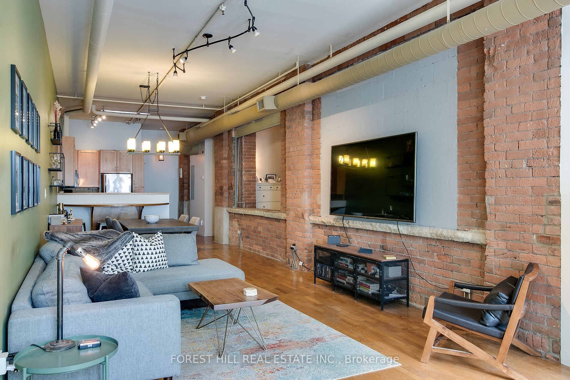 90 Sherbourne St, #107