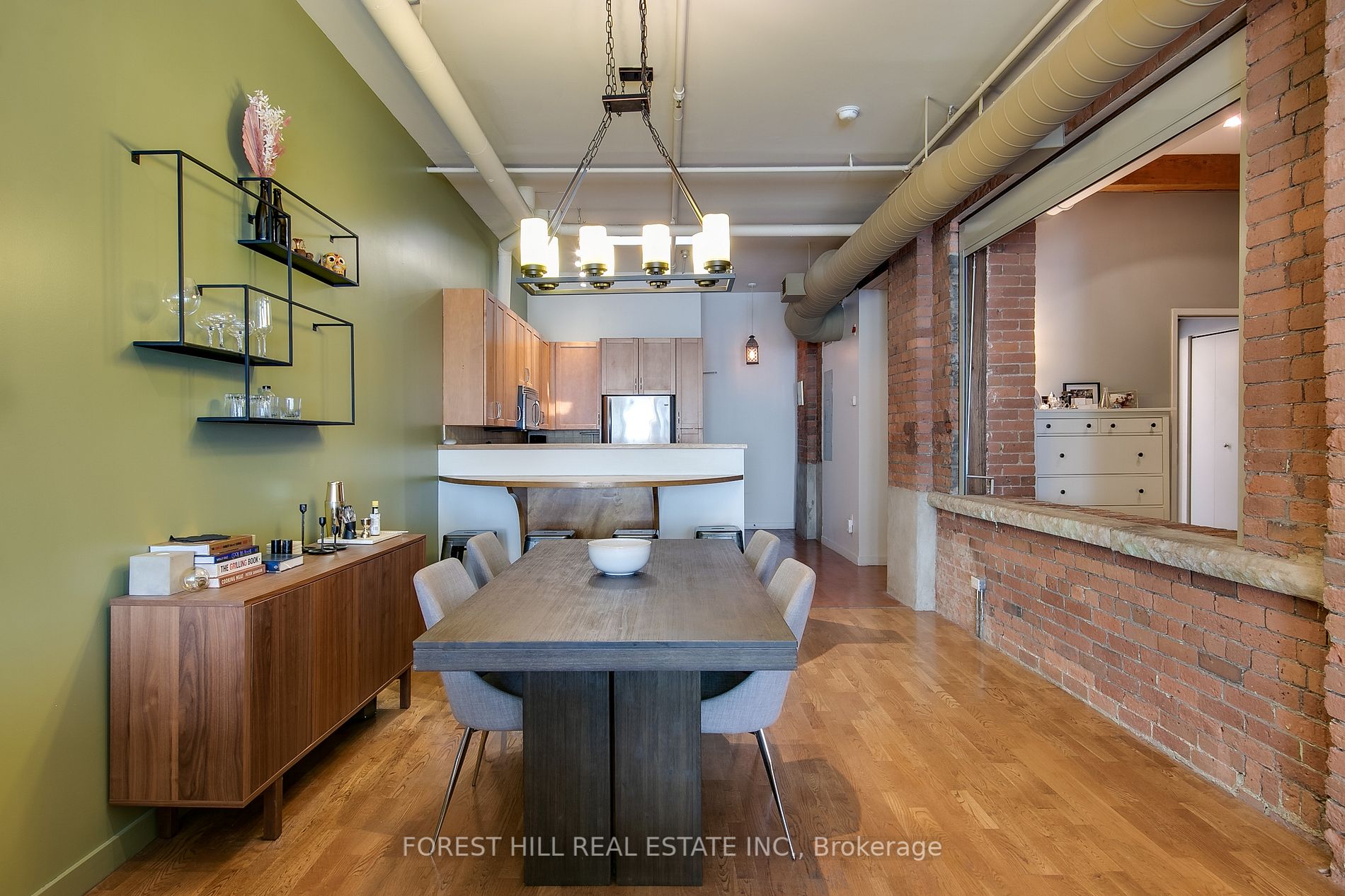 90 Sherbourne St, #107