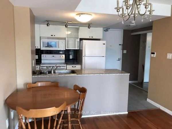 38 Grenville St, #1406