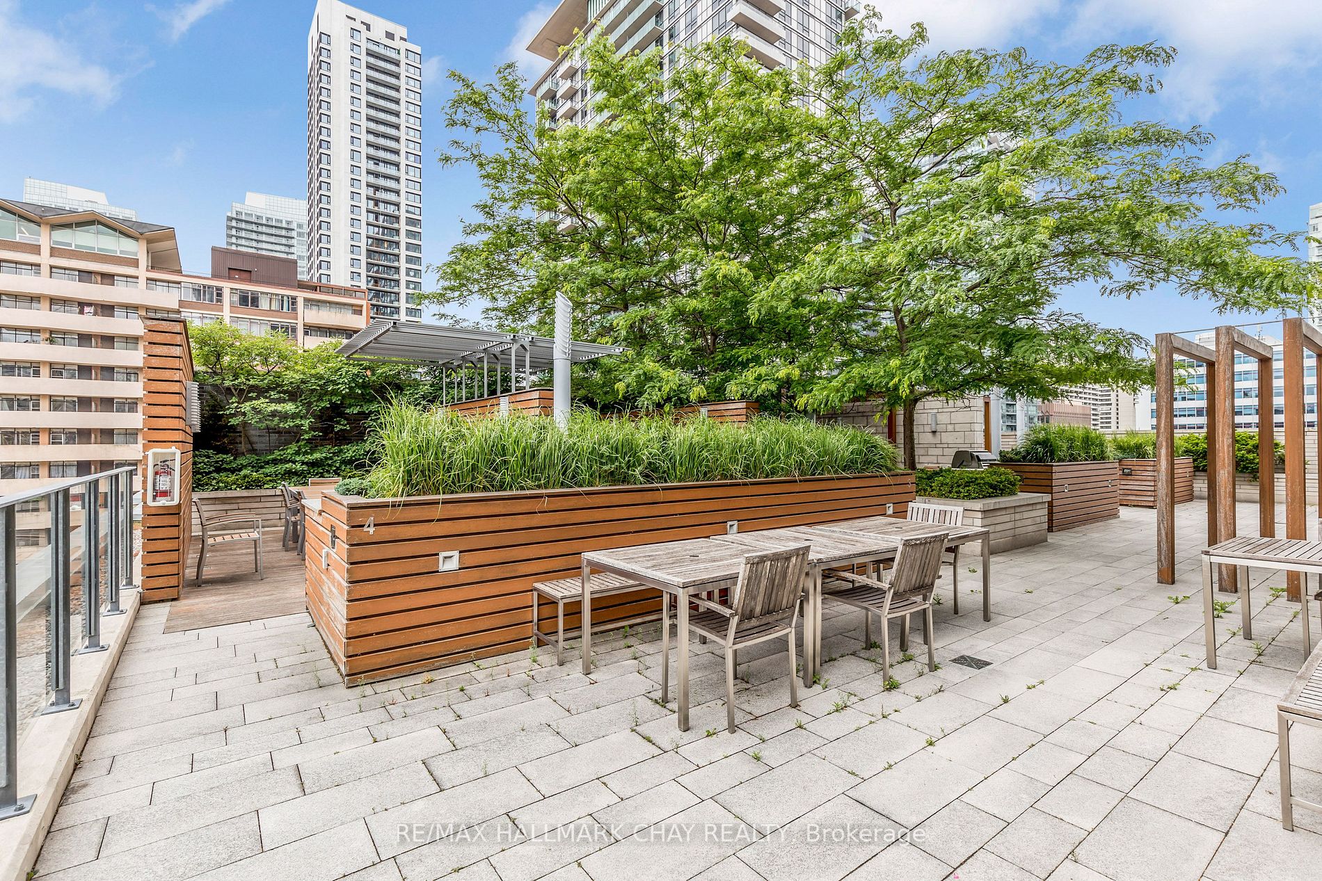 25 Broadway Ave, #1603