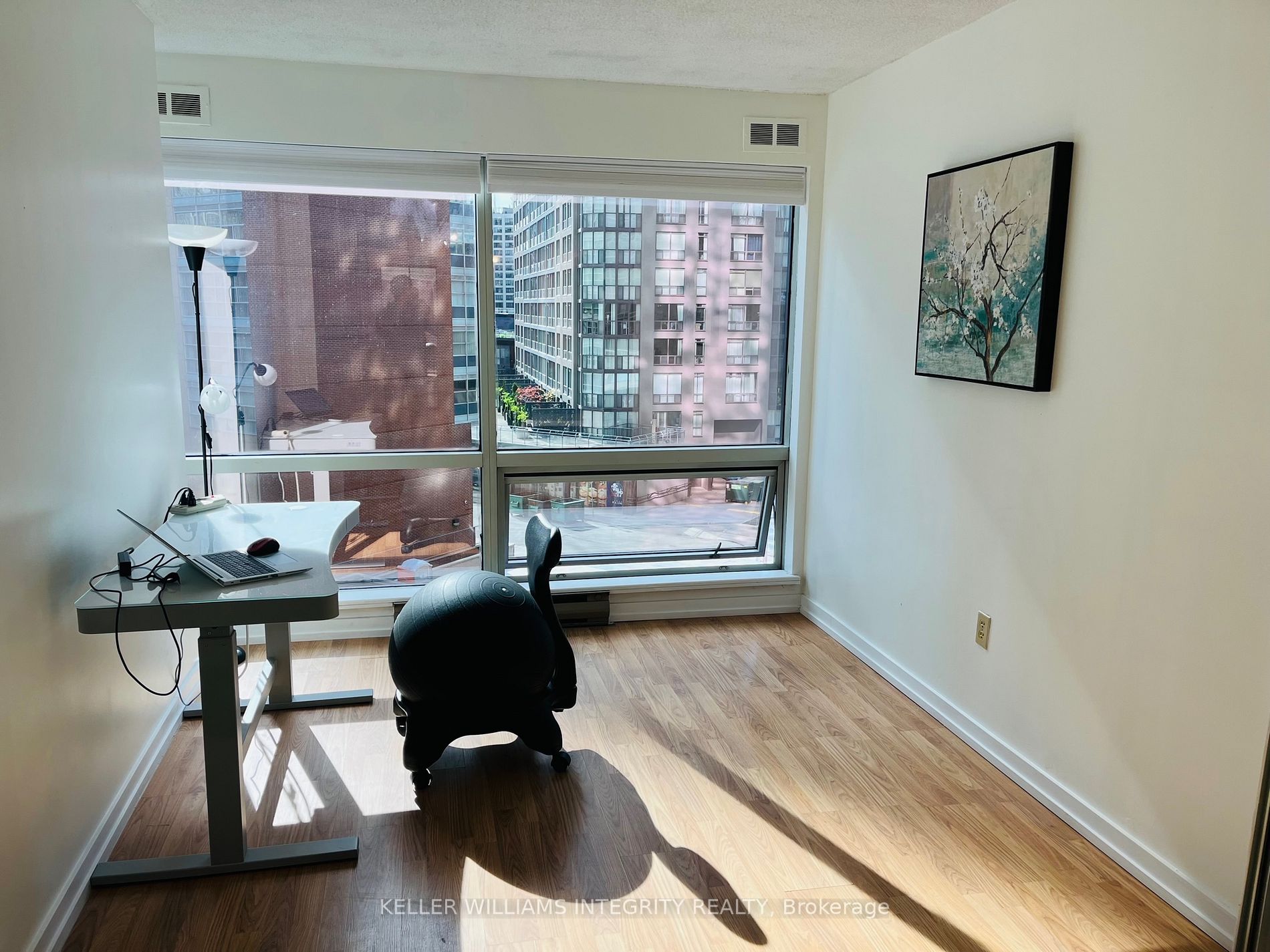 1001 Bay St, #406