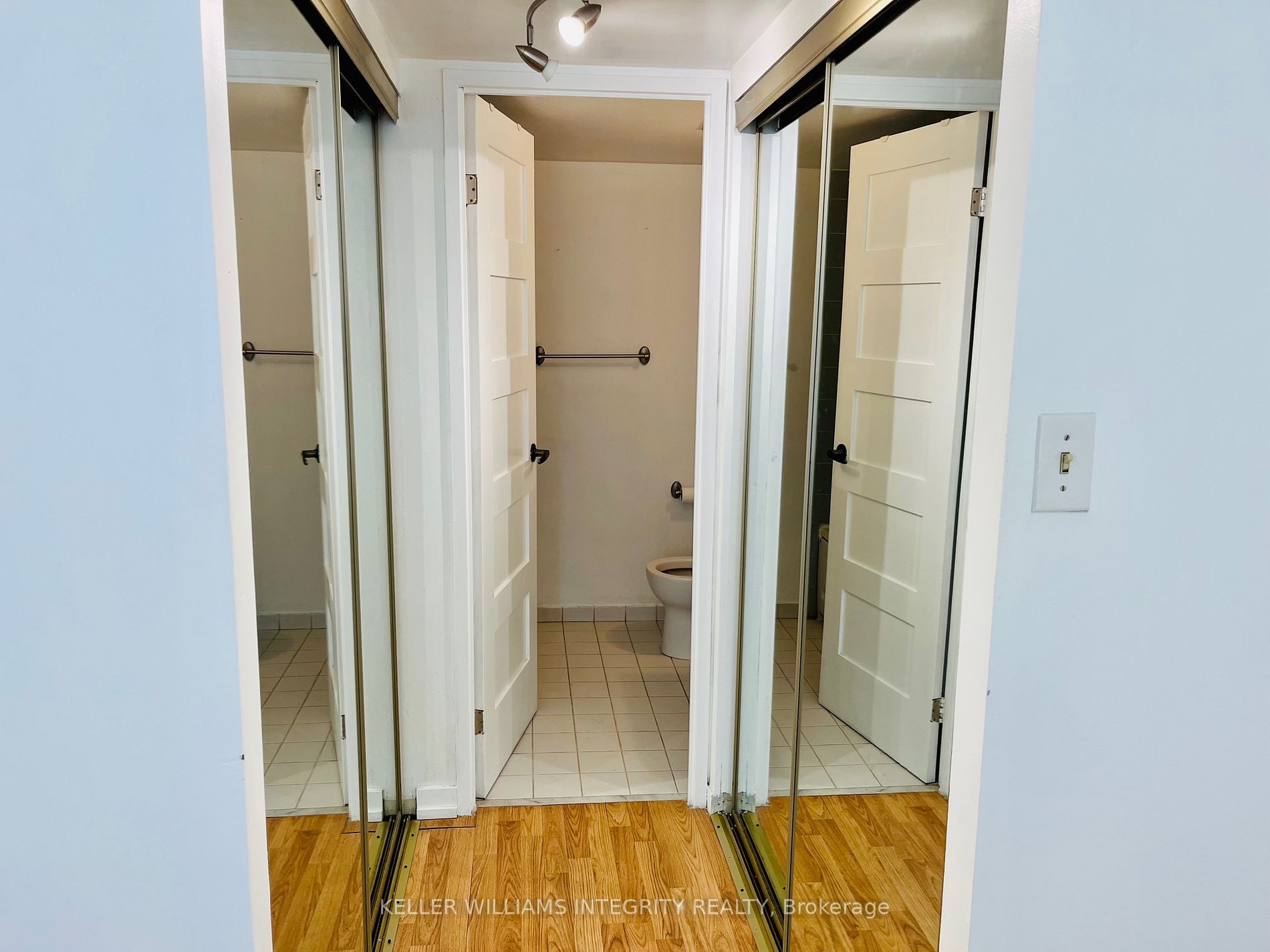 1001 Bay St, #406