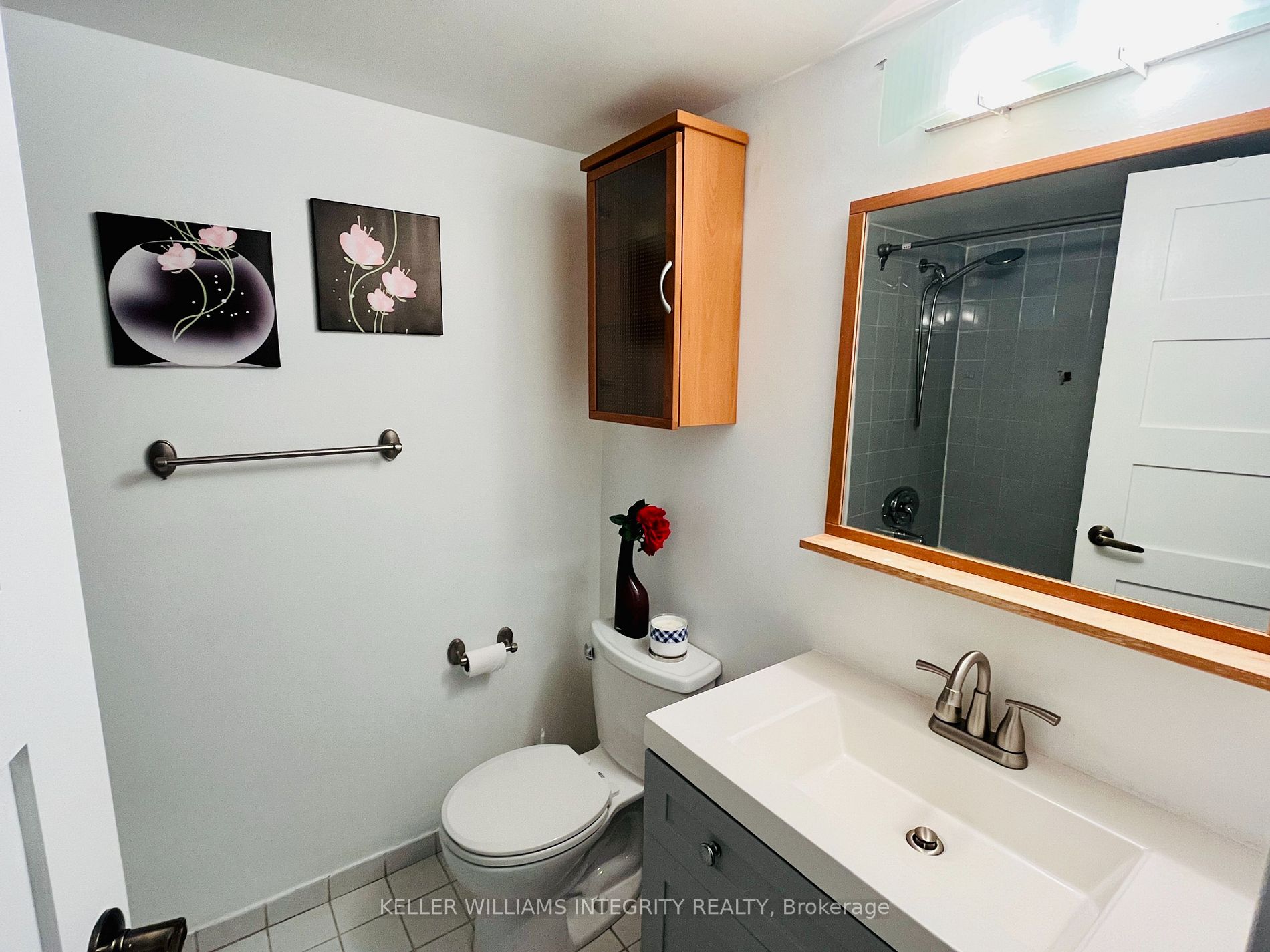 1001 Bay St, #406
