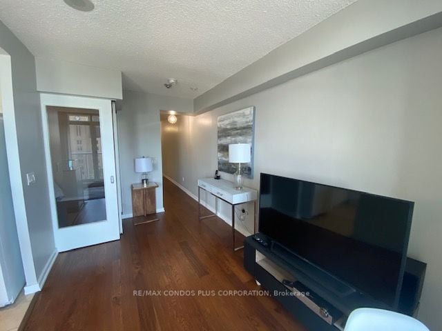 8 York St, #908