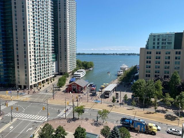 8 York St, #908