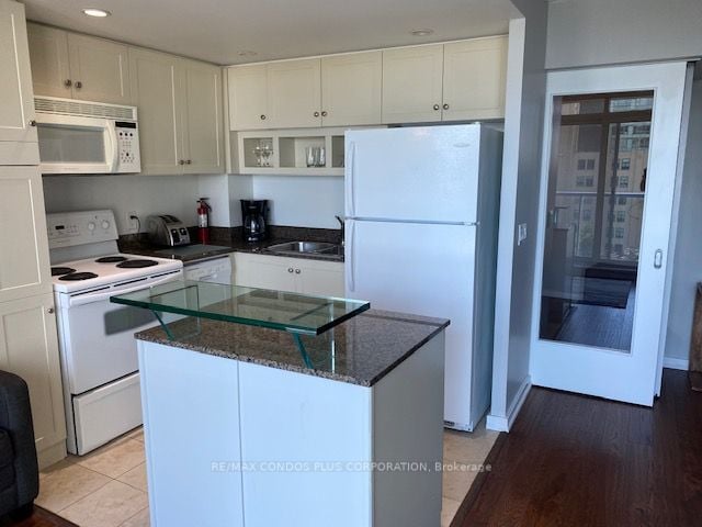 8 York St, #908