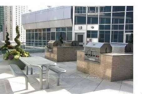 8 York St, #908